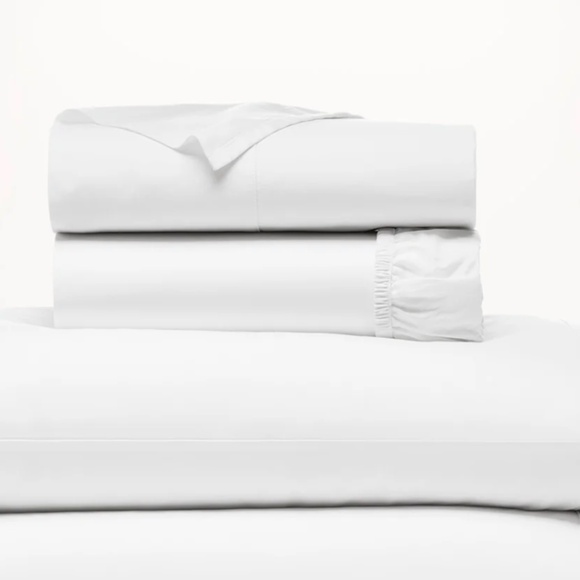 Boll & Branch | Sheet Set | Signature Hemmed Sheet Set in Twin Size - Picture 1 of 5